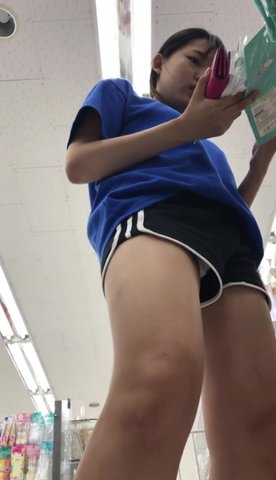 超市偷拍南韓妹妹的美腿
